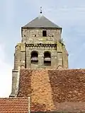 Clocher, étage de beffroi et chambre de guet.