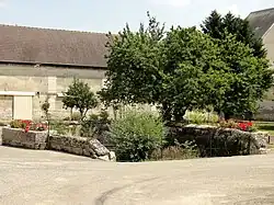 Abreuvoir d'une grande ferme.