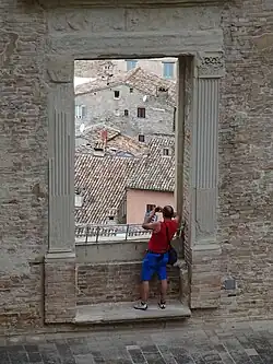 Fenêtre sur la ville, palais ducal d'Urbino.