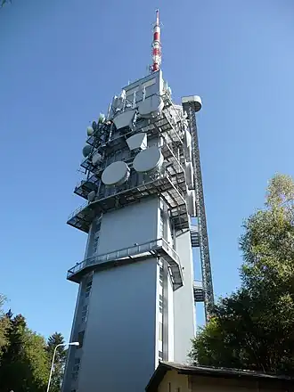 Tour relais du Mont Pèlerin situé dans le canton de Vaud en Suisse et culminant à 1&nbsp;075&nbsp;m.