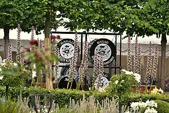 Les bagadoù au jardin de l'ancien couvent des Ursulines