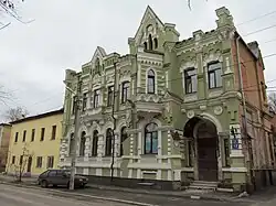 Immeuble du n°12 classé.