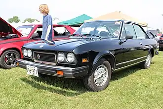 Fiat 124 Sport Coupé (version pour les États-Unis).