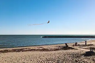 Vue générale d'une plage en fin de journée d'octobre 2014.