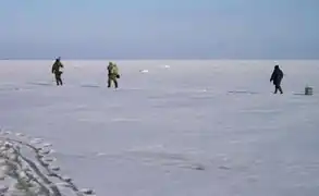 Pêcheurs dans le golfe de Finlande.