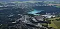 Les 4 fours rotatifs de l'usine à chaux de Flandersbach (de) (la plus grande usine de production de chaux d'Europe) sont clairement visibles sur cette photo aérienne.