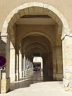 Arcades du bâtiment.