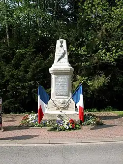 Le monument aux morts.