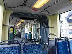 Intérieur d'une rame non rénovée (ici la 361 aujourd'hui rénovée)