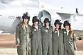 Cours de vol de l’armée de l'air (IAF) avec ici cinq femmes pilotes, chacune spécialisée dans un domaine différent.