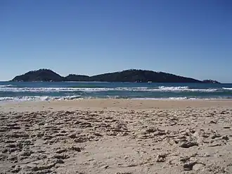 L'île de Campeche vue depuis la plage de Campeche.