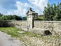 Fontaine, rue de la fontaine.