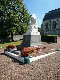 Le monument aux morts.