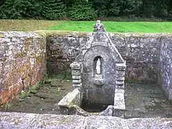 La fontaine à dévotion de Notre-Dame-de-la-Clarté.