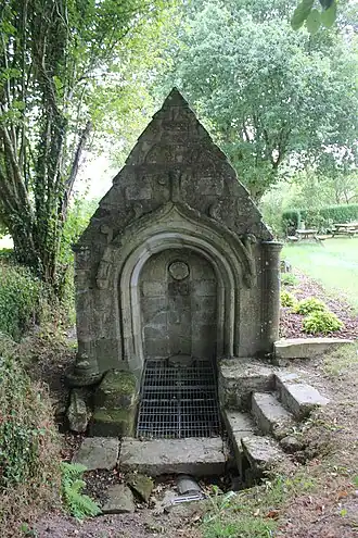 Fontaine Saint-Éloi : vue d'ensemble.