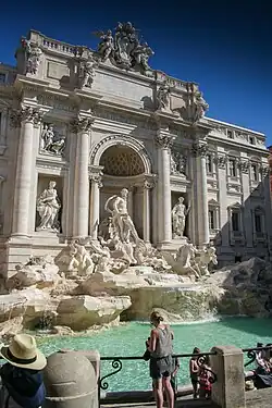 Le dieu Océan au centre de la fontaine