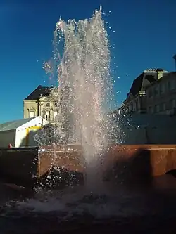 Fontaine ornementale de la place du Général-Leclerc, édifiée en 1995.