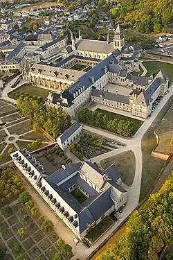 vue aérienne d’un monastère