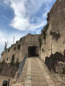 L'entrée du fort.