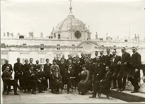 Personnel de bureau au Palais royal en 1917.