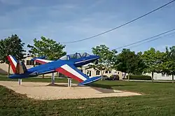 Fouga CM-170 Magister aux couleurs de la patrouille de France