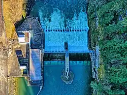 Le barrage vu de dessus.