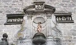 Détail des sculptures du portail.