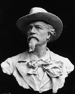 Frédéric Mistral, 1914, buste en plâtre.