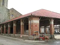 Halle de Puycasquier faisant office d'emban &nbsp;Inscrit MH.