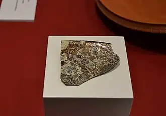 Fragment de plaque de verre.