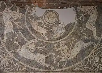 Mosaïques au sol, centaures et animaux, 300 av. JC