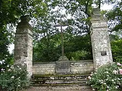 Entrée monumentale de l'ancien château.