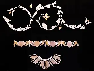 Tessons de marbres provenant d'un décor mural en opus sectile trouvés au Palatin de Rome.