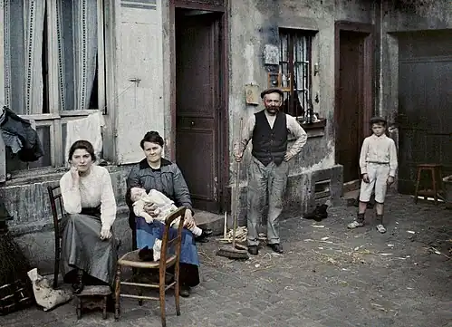 Famille à Paris, 1914.