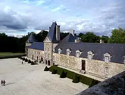 La façade occidentale.