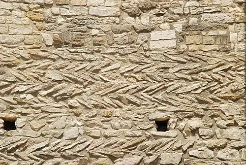 Façade sud de la nef.