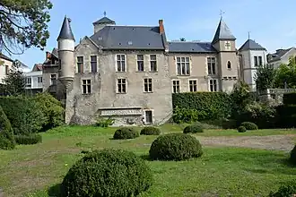 Bâtiment du Castel Franc depuis le boulevard Kennedy