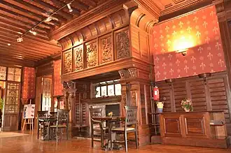 Cheminée principale.