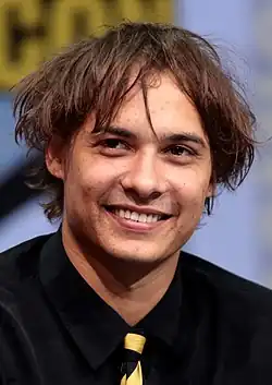 Frank Dillane interprète Nick Clark.