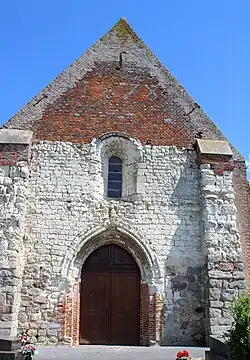 Façade de l'église avec l'inscription "1678".