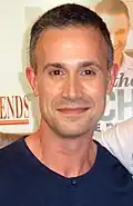 Freddie Prinze Jr., ici en 2016, interprète le rôle de Ray Bronson.