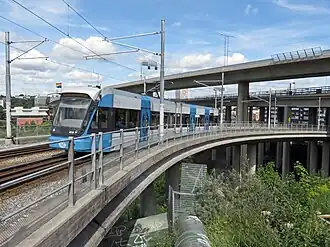 Rame du Tvärbanan sur le Fredriksdalsbron juste au nord de Gullmarsplan.