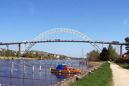 Le Pont de la Glomma à Fredrikstad au printemps