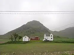 Colline de Børhesten depuis Strandveien au niveau de Medvoll.