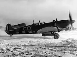Groupe de Chasse (GC) I/7 « Provence » sur le terrain enneigé.