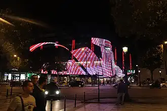 Éclairage nocturne du Publicis Drugstore (2016).