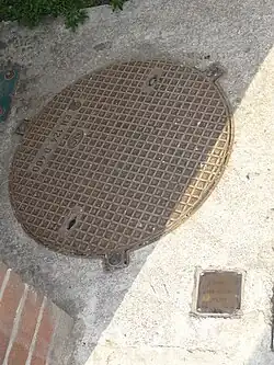 La tête de puits matérialisée no&nbsp;2, équipée d'un exutoire de grisou.