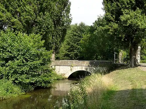 Pont sur l'Automne, rue du Chène.