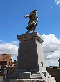 Le monument aux morts.