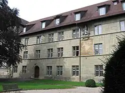 Description de cette image, également commentée ci-après